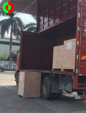 越南客戶(hù)訂購(gòu)的水產(chǎn)加工設(shè)備裝車(chē)發(fā)貨，按期交付！