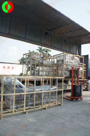 某地經(jīng)銷商定購的無損洗菜機(jī)、氣泡洗菜機(jī)及渦流清洗線由兩部專車發(fā)貨！