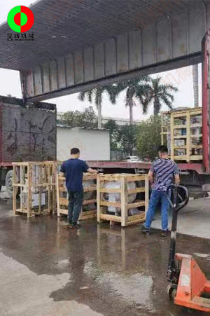 削皮機(jī)、切菜機(jī)、薯?xiàng)l機(jī)等一批蔬果加工設(shè)備發(fā)往海南海口！